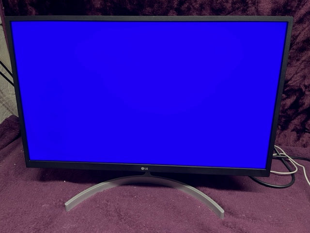 LG 27UL500-w 27